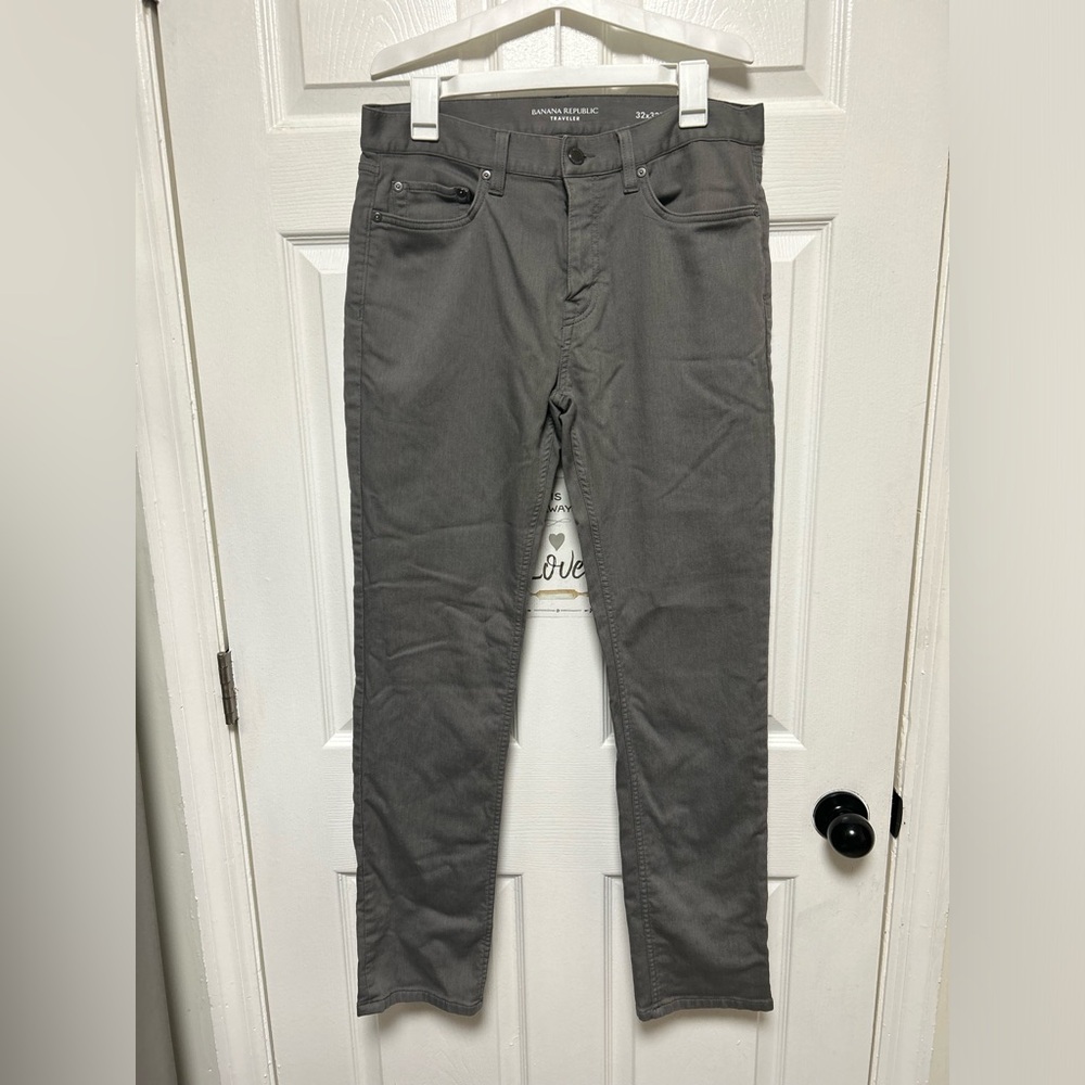 Banana Republic Men’s Traveler Slim Fit Gray Pants  Size 32 x 32